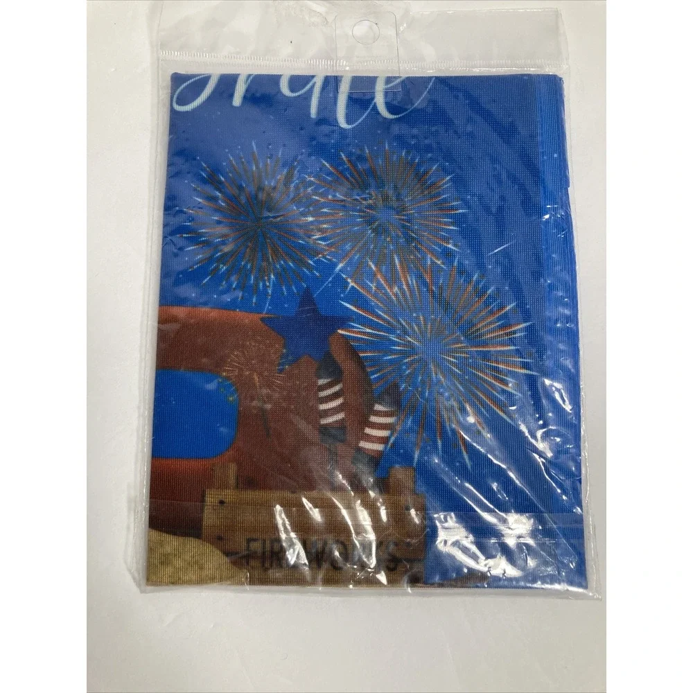 WinCraft Garden Flag Unisex OS Blue Celebrate 4th of July Golden Retriever Truck